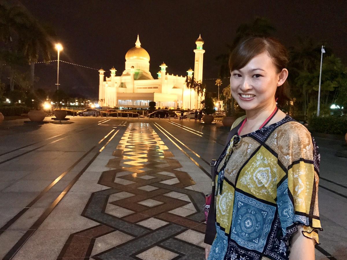 Taman Mawar Hotel บันดาร์เสรีเบกาวัน ภายนอก รูปภาพ